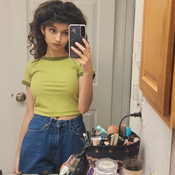 🤎 Meet your Posher, Megan :) - Picture 7 of 17